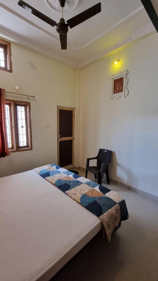 Aditya Premium Homestay- Furnished Air Conditioned- 2Bhk Jabalpur Dış mekan fotoğraf